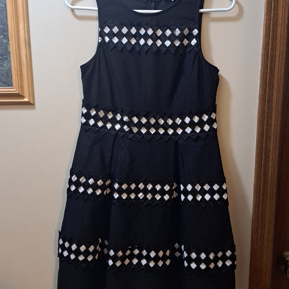 Jun & Ivy Black Sleeveless Top